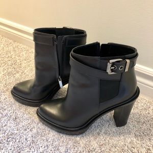 *SOLD* Sergio Rossi leather ankle booties